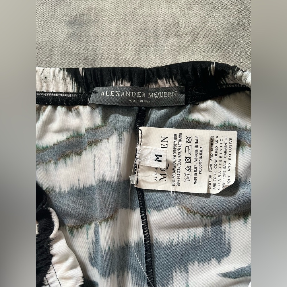 Alexander McQueen Zebra Print Leggings - Picture 4 of 7